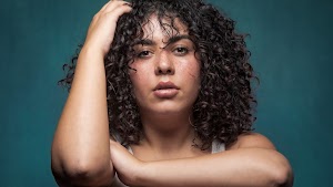 Céline Pivoine Eyes place picture