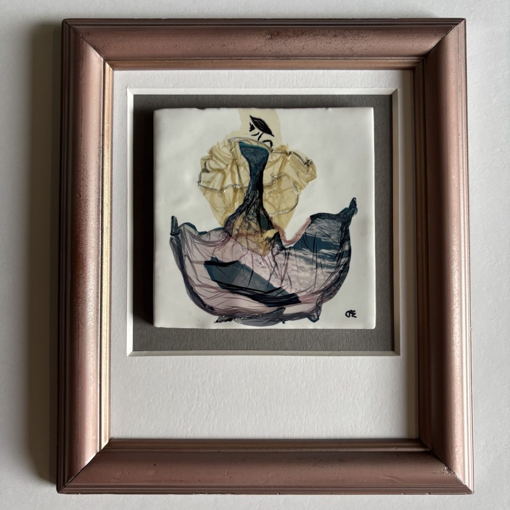Flavie emulsion polaroid lift drole dames carrelage cadre celine Pivoine eyes art majeur 