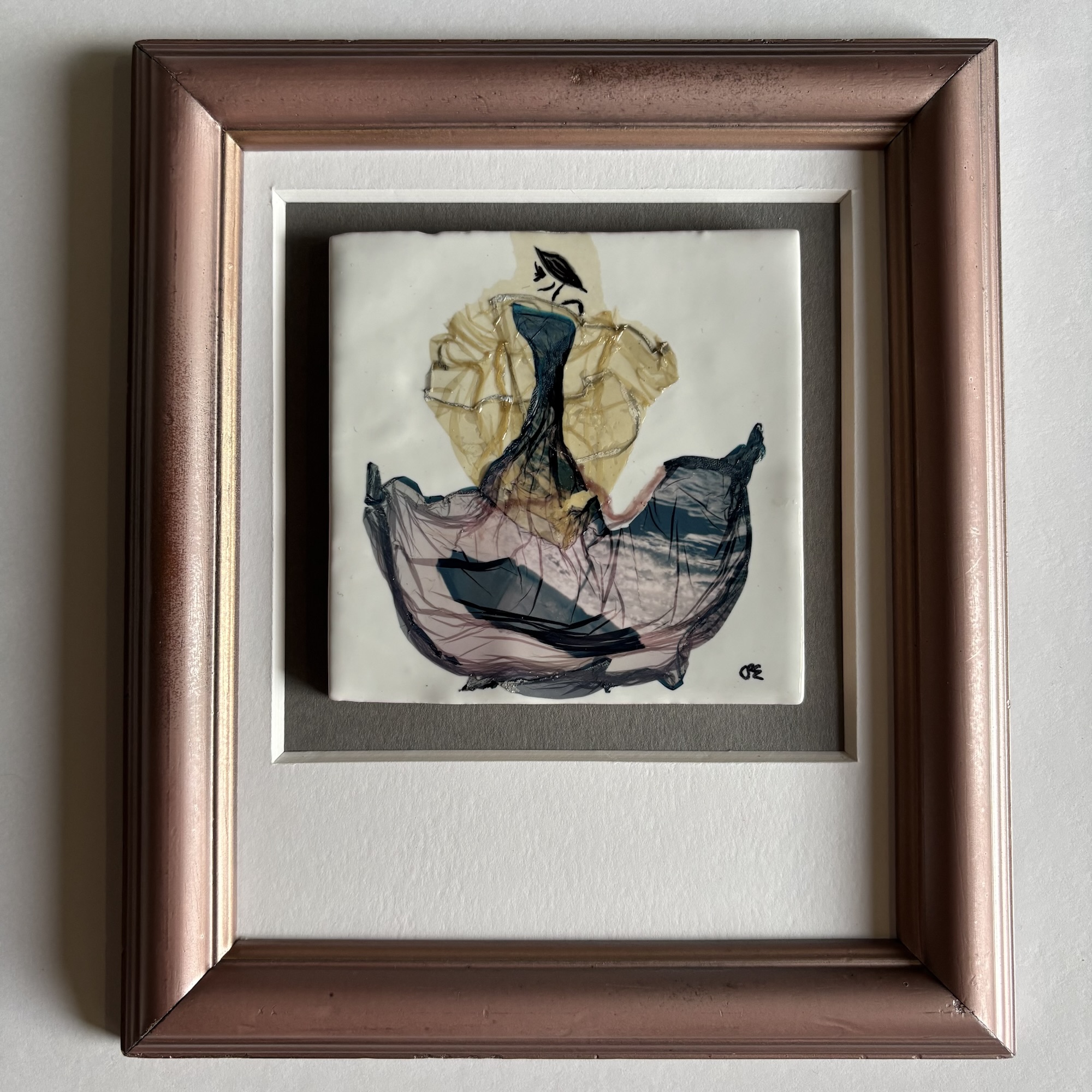Flavie — émulsion Polaroid sur carrelage, œuvre d’art originale de Céline Pivoine Eyes (série Drôle de Dames)