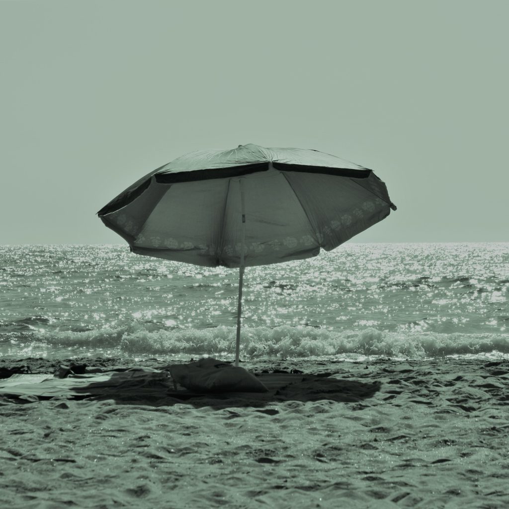 Flavie emulsion polaroid lift drole dames carrelage cadre photo origine cap agde parasol celine Pivoine eyes art majeur 