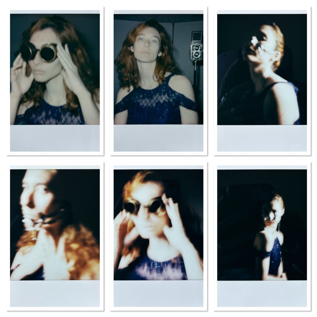 romane modèle femme polaroid portrait par femme photographe celine pivoine eyes studio photo location à Montreuil 93 près de Rosny sous bois